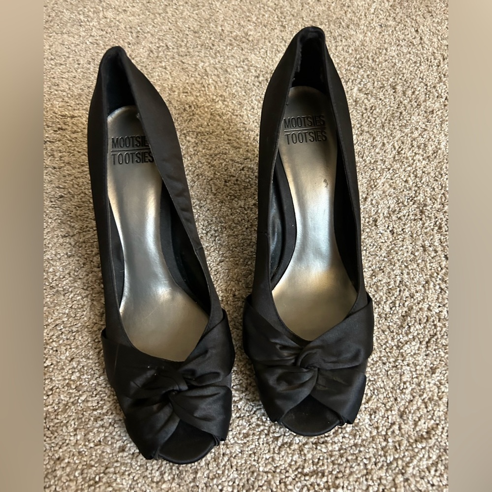 Black satin heals